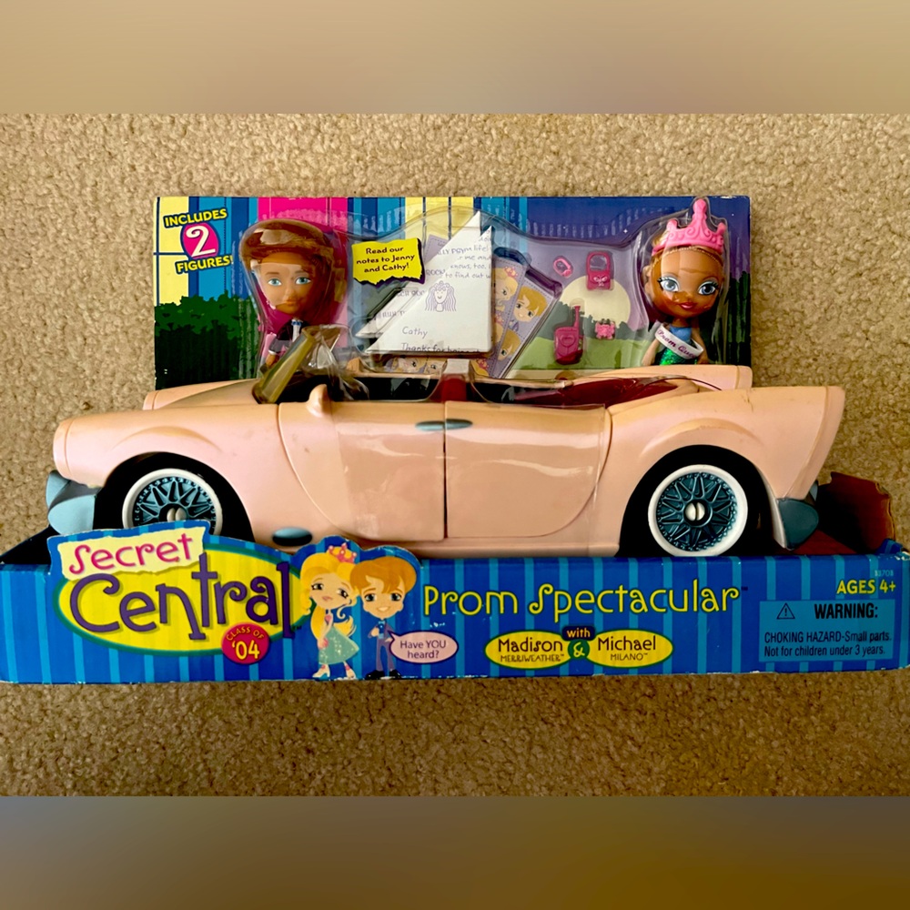 Secret Central Class Of 04 Prom Spectacular Pink 11" Convertible W/ Figures